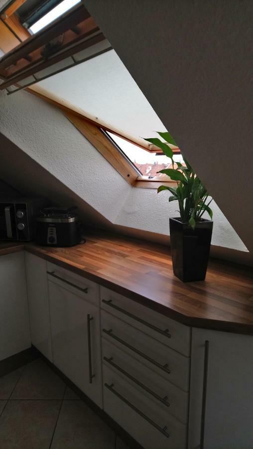 ארפורט Ferienwohnung Mit 2 Schlafzimmern Und Parkplatz מראה חיצוני תמונה