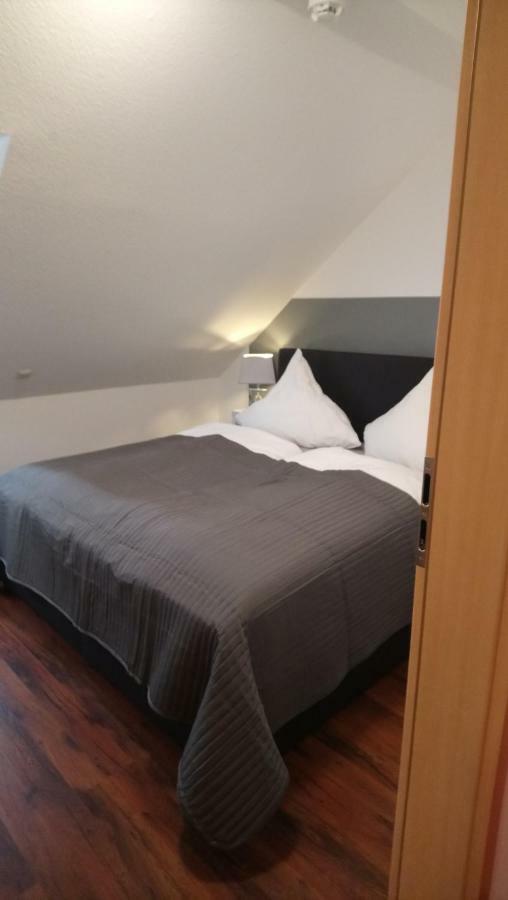 ארפורט Ferienwohnung Mit 2 Schlafzimmern Und Parkplatz מראה חיצוני תמונה