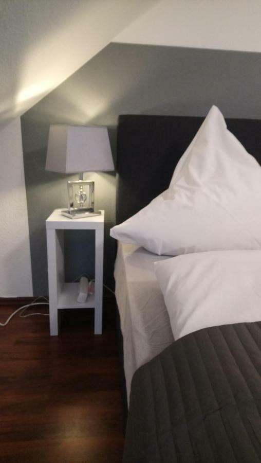 ארפורט Ferienwohnung Mit 2 Schlafzimmern Und Parkplatz מראה חיצוני תמונה