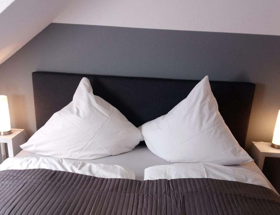 ארפורט Ferienwohnung Mit 2 Schlafzimmern Und Parkplatz מראה חיצוני תמונה