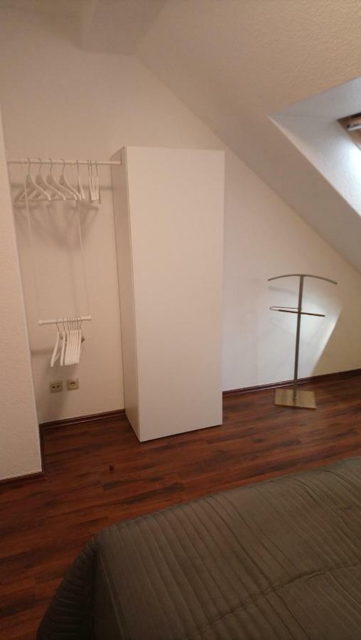 ארפורט Ferienwohnung Mit 2 Schlafzimmern Und Parkplatz מראה חיצוני תמונה